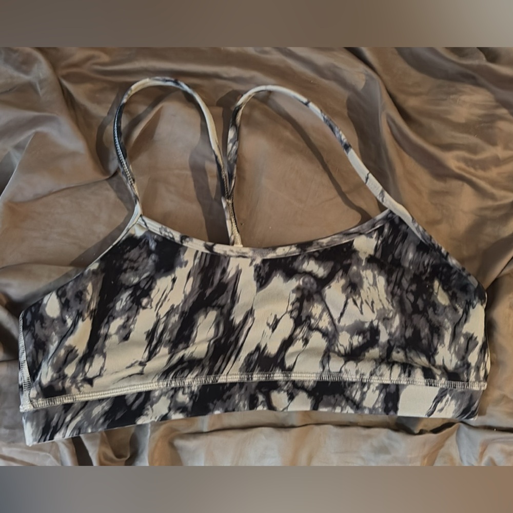 lululemon sports bra